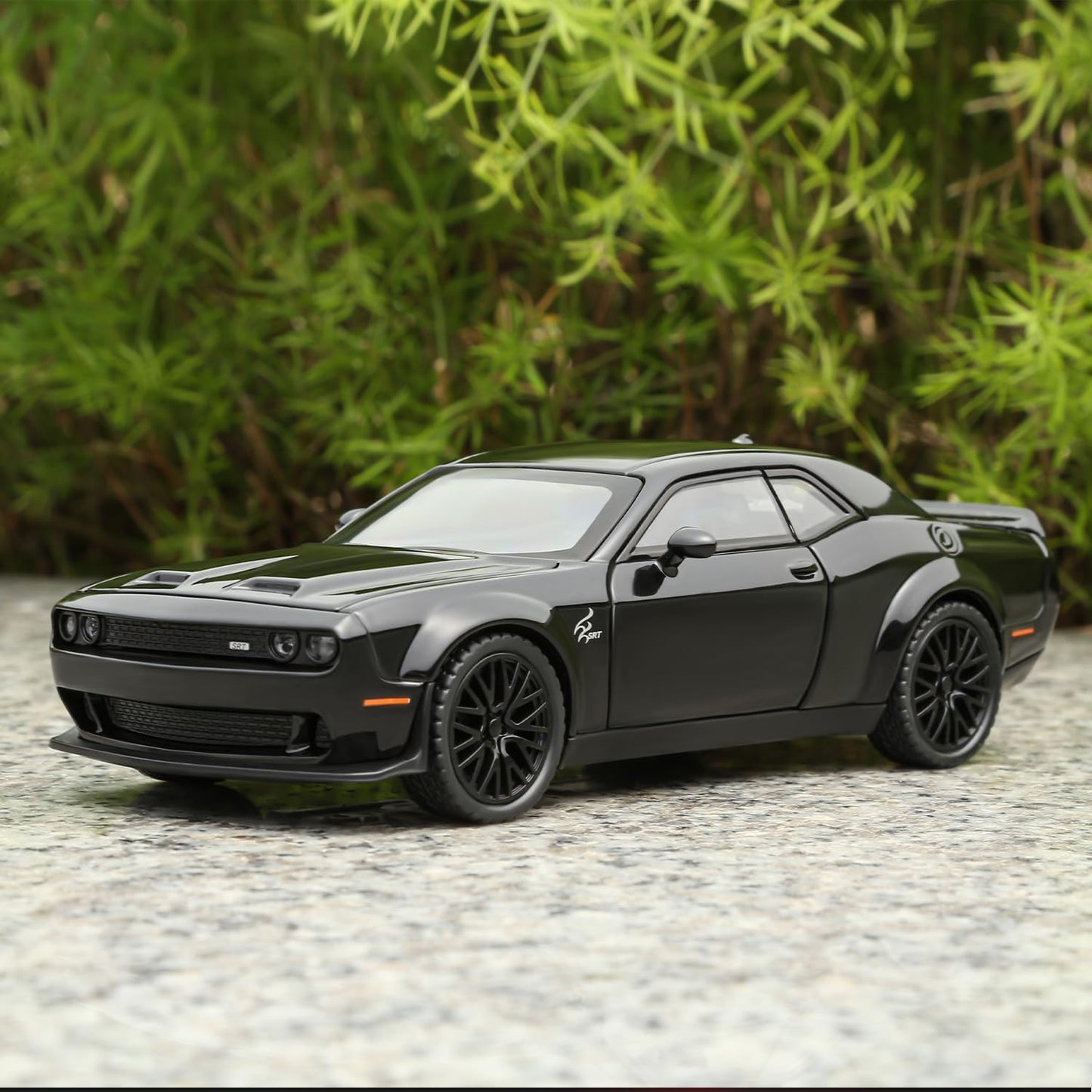 1:32 Die-Cast Dodge Challenger Model Car β Pull Back with Lights & Sounds