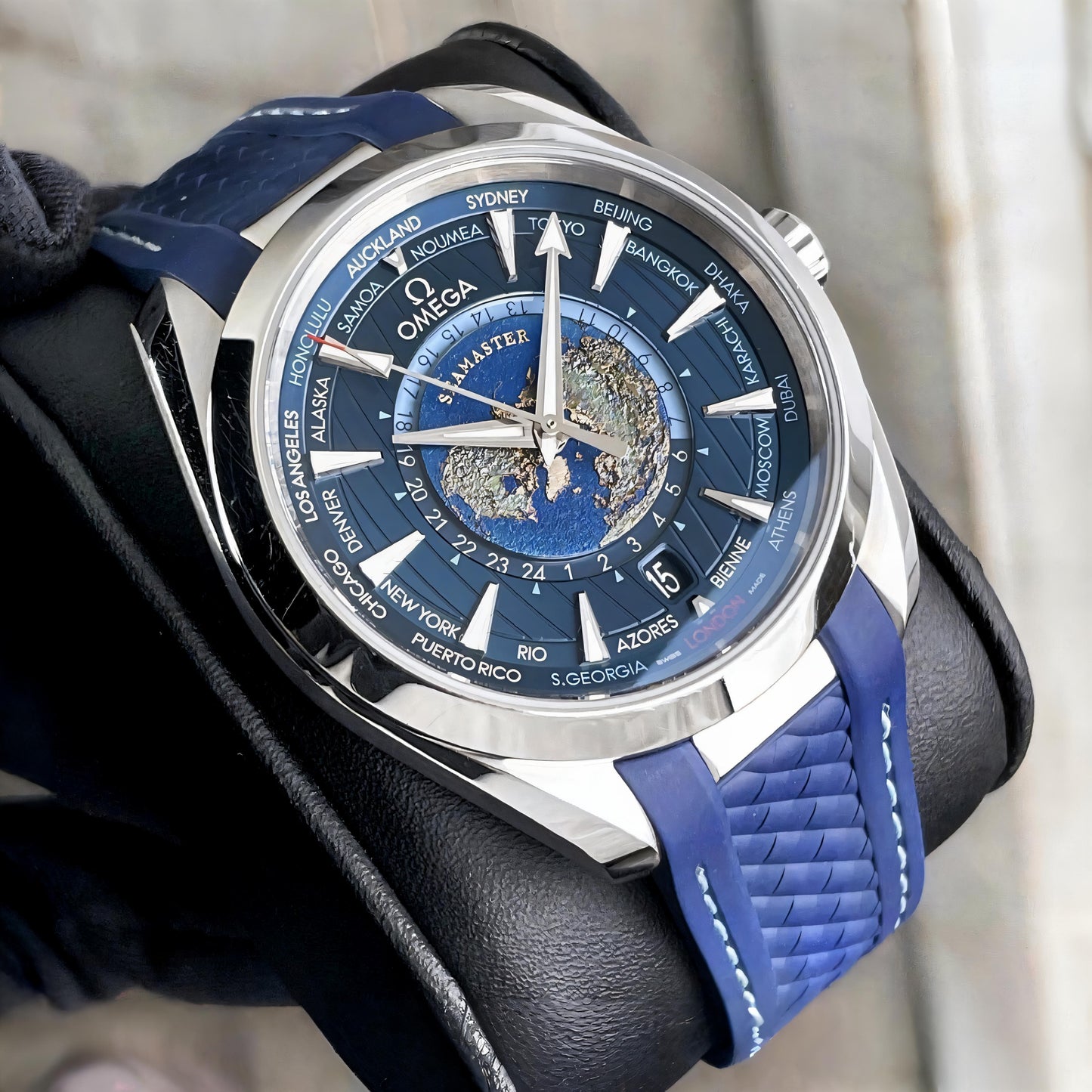 EXCLUSIVE OMEGA EDITION – AQUA TERRA WORLDTIMER
