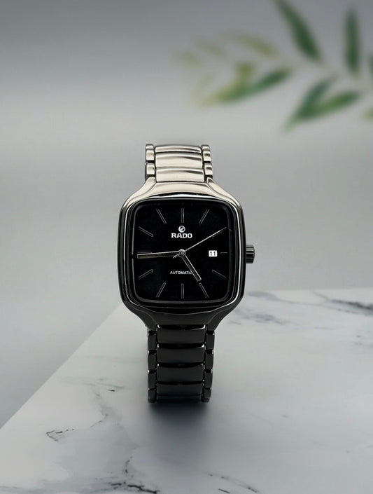 RADO TRUE SQUARE – BOLD. BLACK. BEAUTIFUL