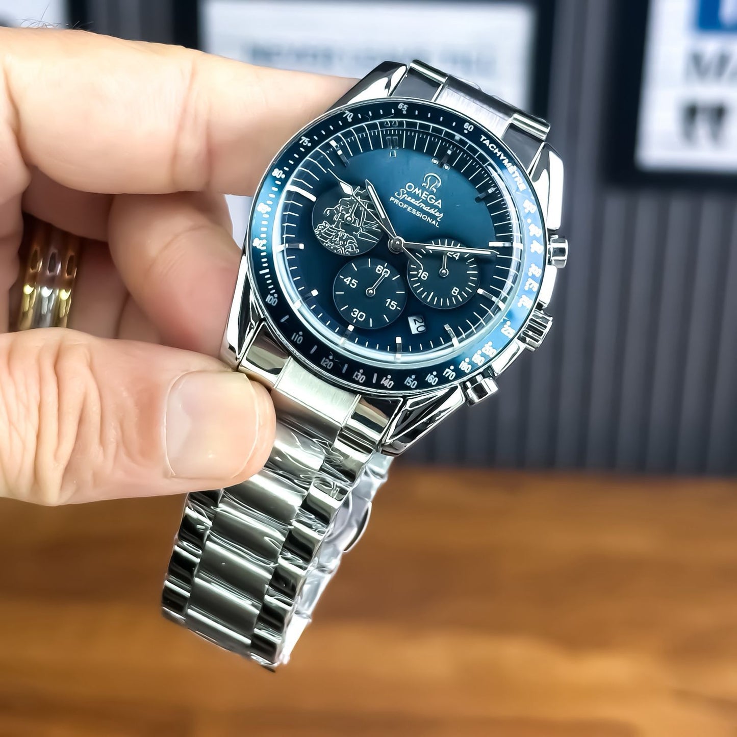OMEGA SPEEDMASTER PROFESSIONAL MOONWATCH