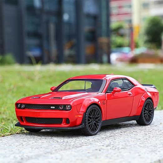 1:32 Die-Cast Dodge Challenger Model Car – Pull Back with Lights & Sounds